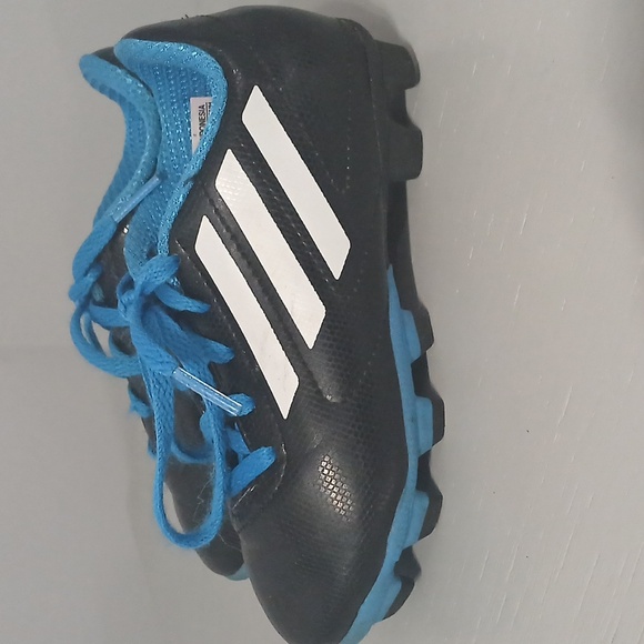 Adidas cicks Kids Black and Blue Soccer Shoes, Sz 10.5 Kids Size pre-owned - Picture 3 of 7